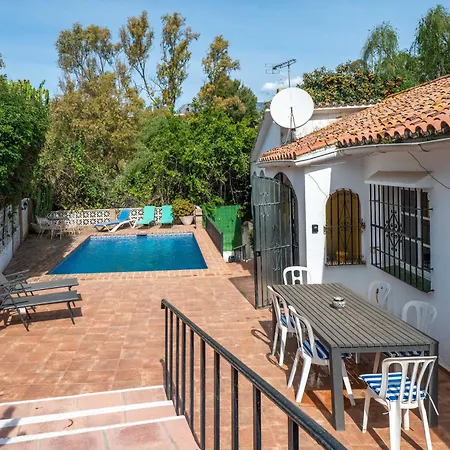 -pool - At 300 * Μαρμπέλλα